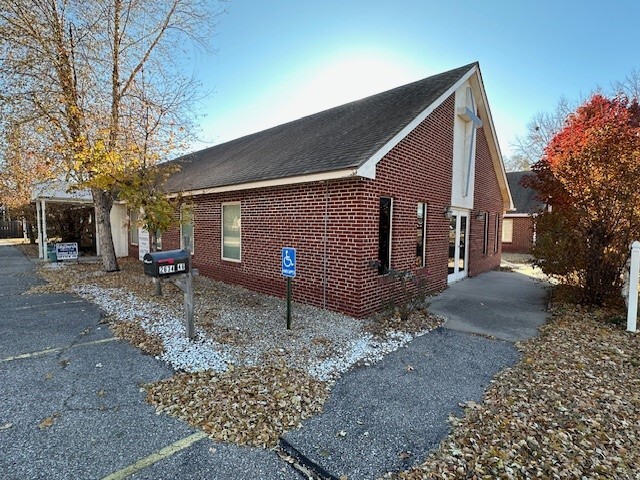 2634-2646 N Amidon Ave, Wichita, KS for sale - Building Photo - Image 3 of 11