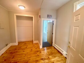 17 Kellogg Ave, Amherst, MA for rent Interior Photo- Image 1 of 9