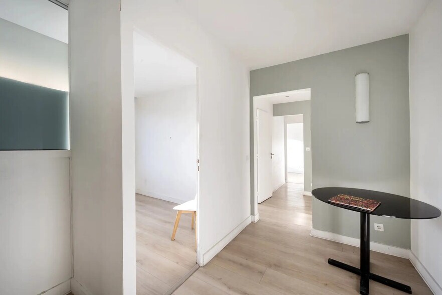 Office in Paris for sale - Interior Photo - Image 3 of 8