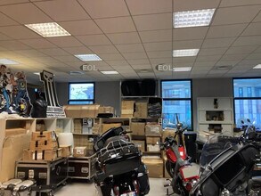 Office in Créteil to rent Interior Photo- Image 1 of 16