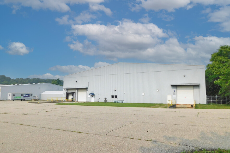 9325 Maltby Rd, Brighton, MI for sale - Building Photo - Image 1 of 1