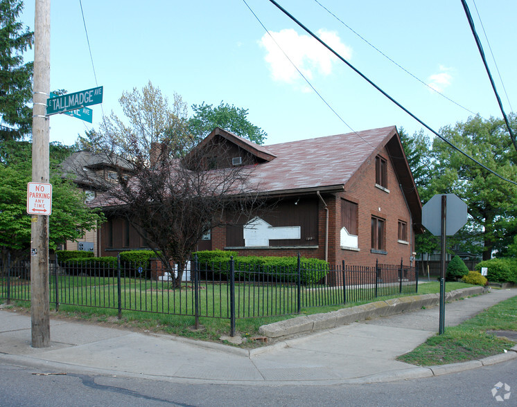 75 E Tallmadge Ave, Akron, OH for rent - Primary Photo - Image 1 of 4