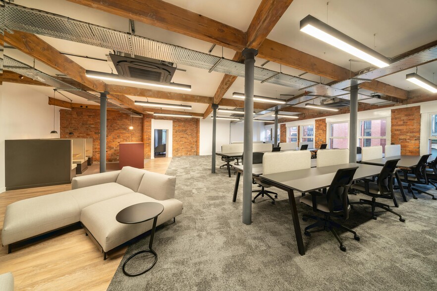 77-88 High St, Manchester to rent - Interior Photo - Image 2 of 10