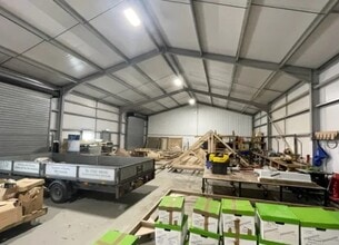 Monmouth Rd, Usk to rent Interior Photo- Image 1 of 2