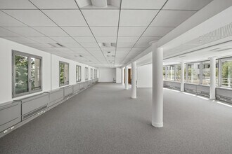 83 Avenue Charles De Gaulle, Neuilly-sur-Seine to rent Interior Photo- Image 1 of 14