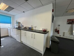 St Georges Sq, Portsmouth to rent Interior Photo- Image 2 of 8