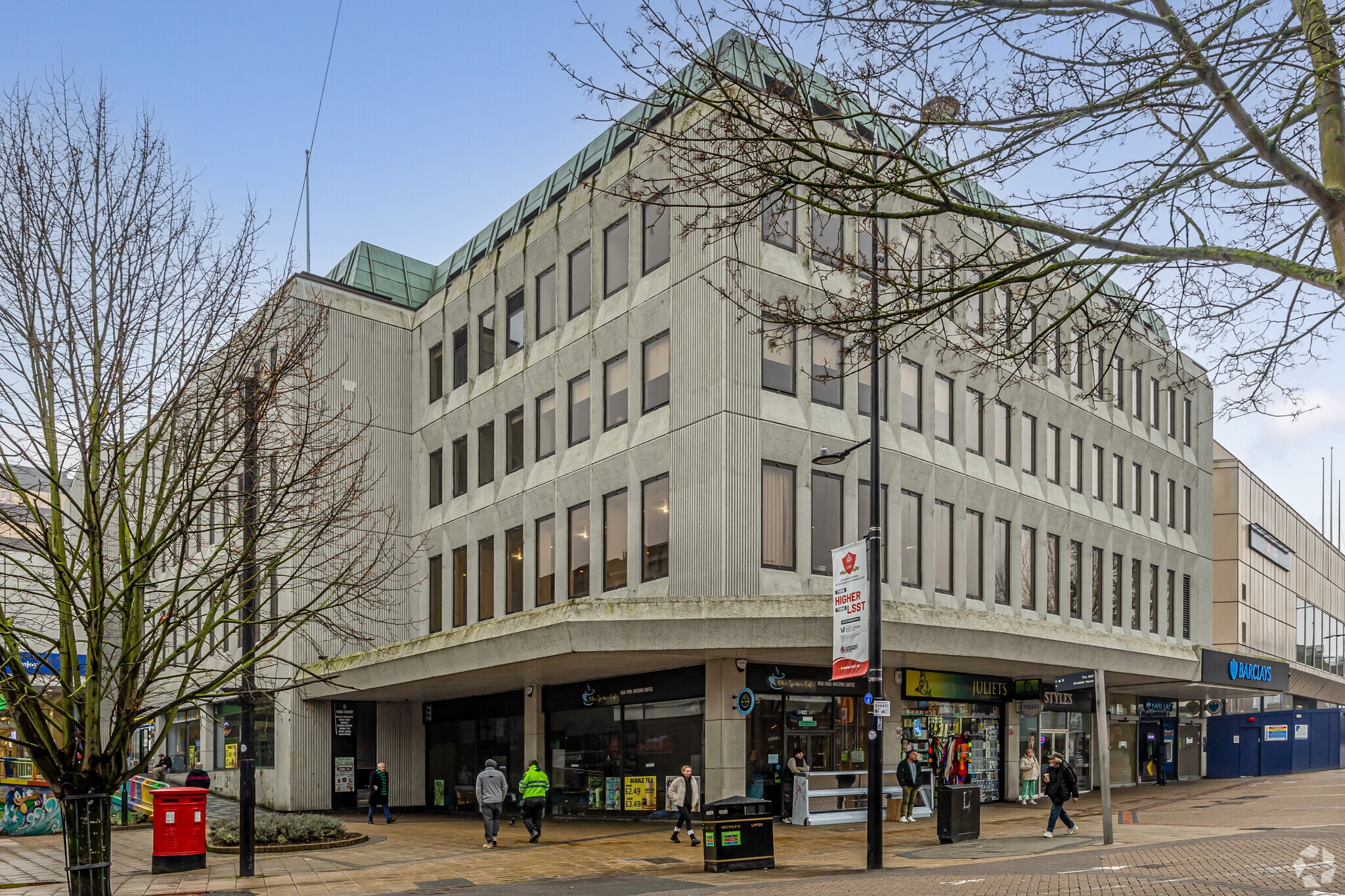 26-32 George St, Luton to rent Primary Photo- Image 1 of 3