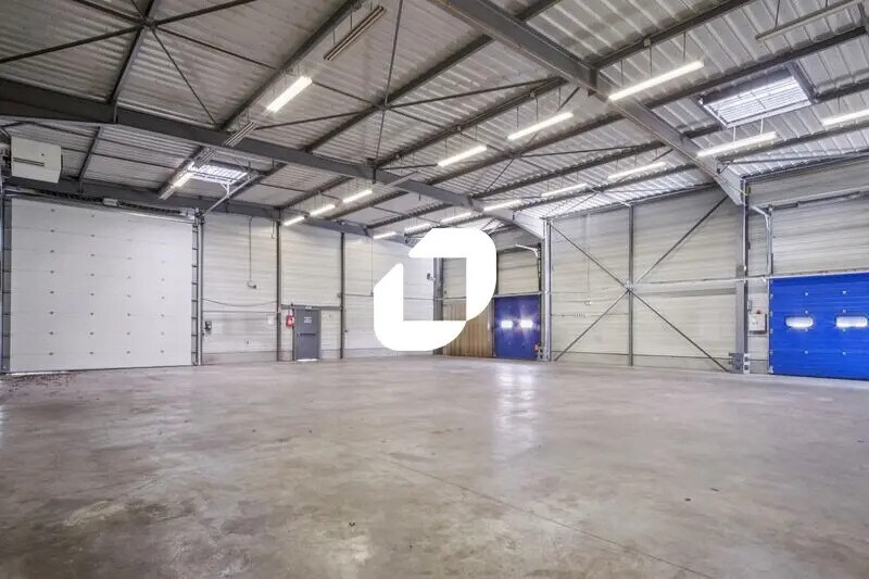 Light Industrial in Mitry-Mory to rent Interior Photo- Image 1 of 11
