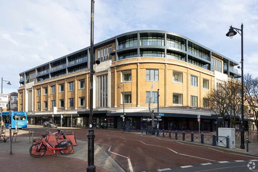 44-66 Palmerston Rd, Southsea to rent - Primary Photo - Image 1 of 5