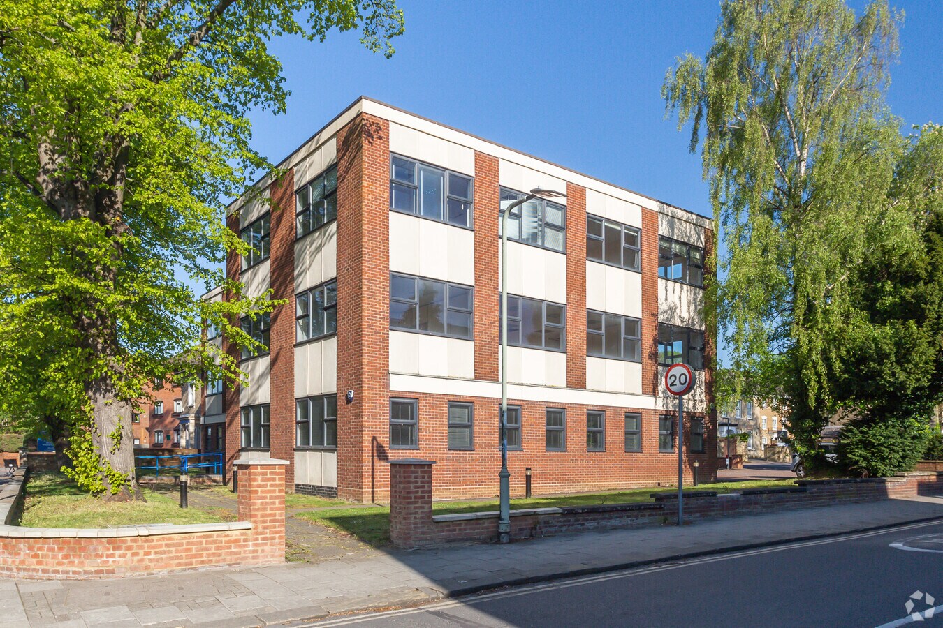 6971 Bromham Rd, Bedford, MK40 2AQ UK