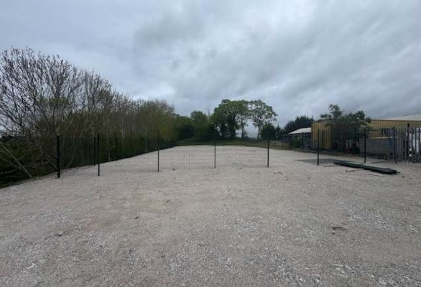 Dovecliff Road, Stretton to rent Primary Photo- Image 1 of 2