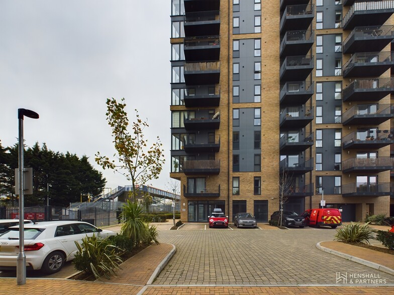 Hampden Rd, London for rent - Building Photo - Image 3 of 5