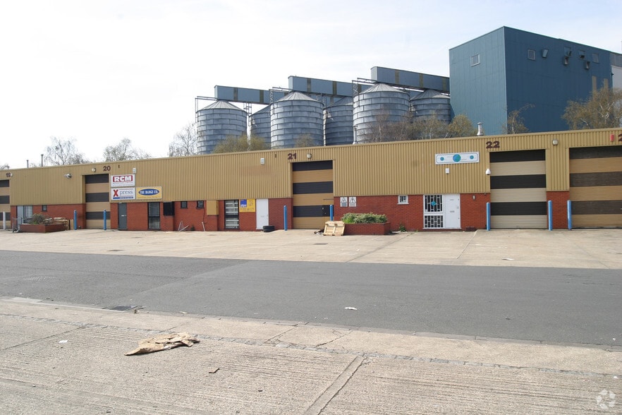 Albion Clos, Poole for sale - Primary Photo - Image 1 of 1