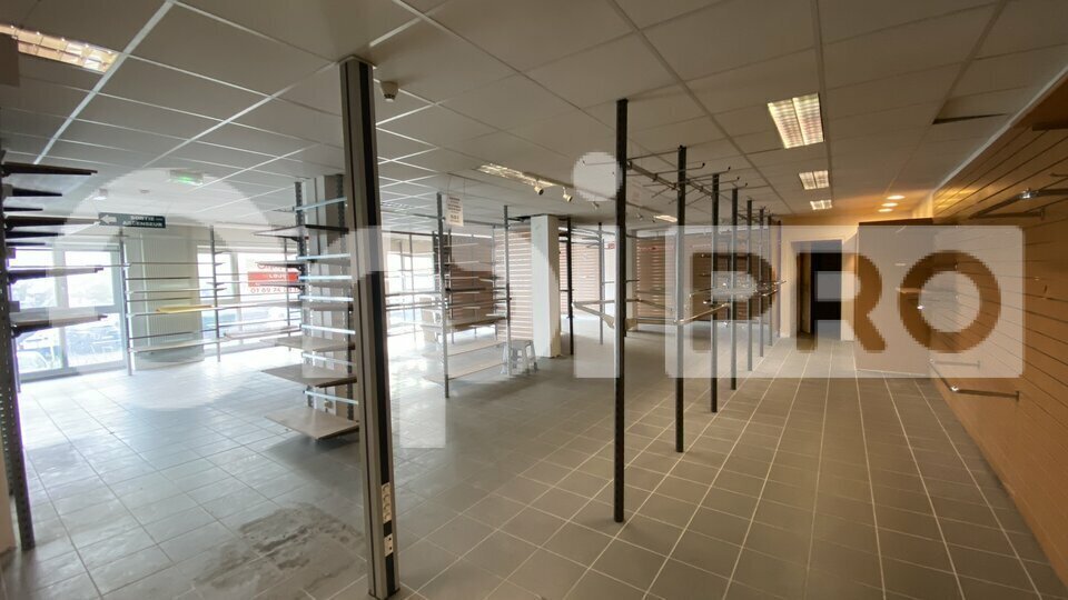Retail in Longjumeau for sale - Building Photo - Image 2 of 21