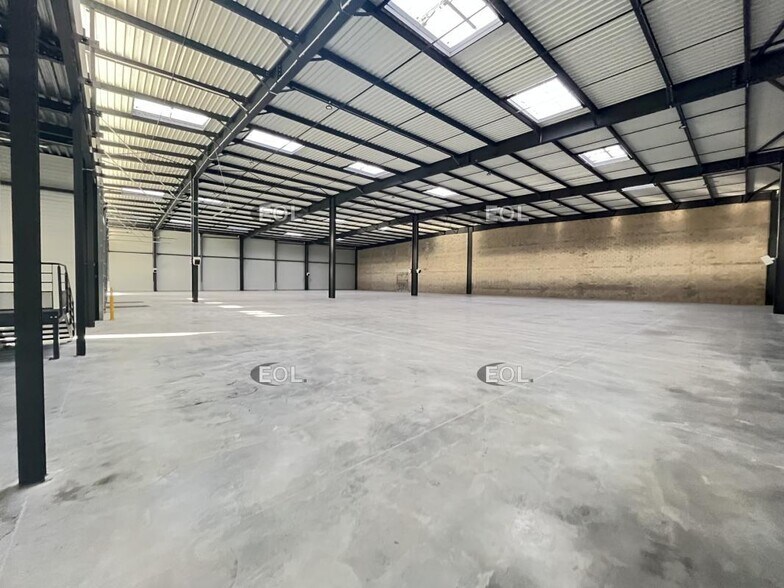 Industrial in Plaisir to rent - Interior Photo - Image 3 of 10