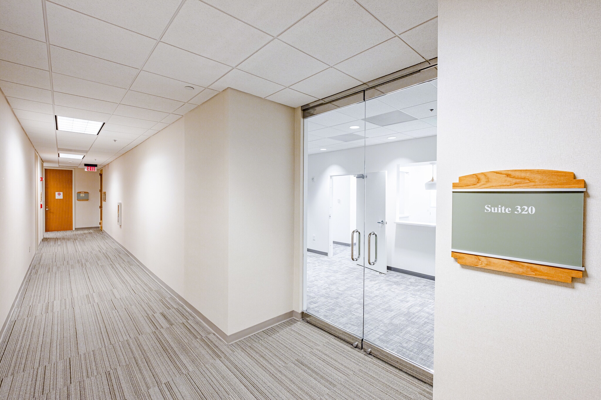 5673 Peachtree Dunwoody Rd NE, Atlanta, GA to rent Lobby- Image 1 of 12