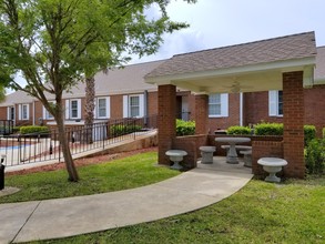 1201 Shadowlawn Dr, Saint Marys, GA for rent Building Photo- Image 2 of 12