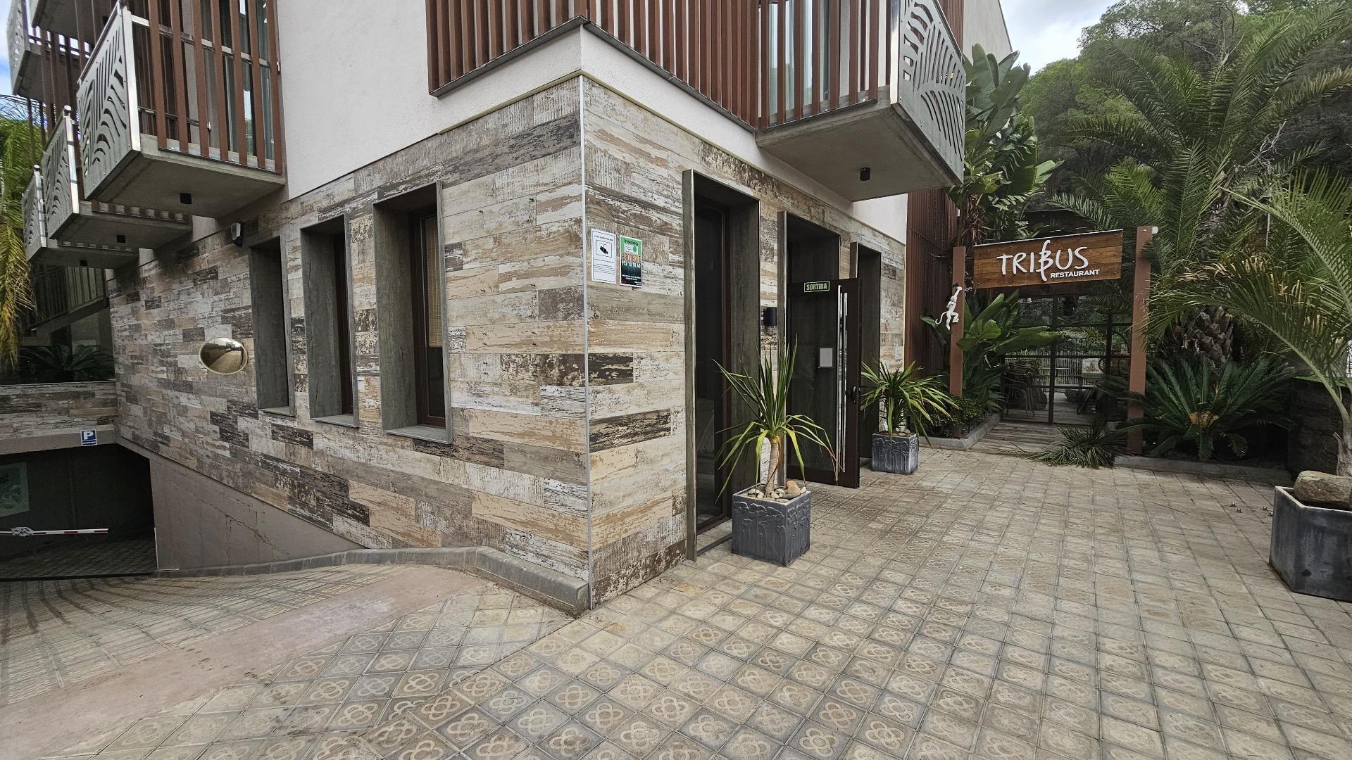 Avinguda de la Roca Grossa, 22, Lloret de Mar, Gerona for sale Primary Photo- Image 1 of 18