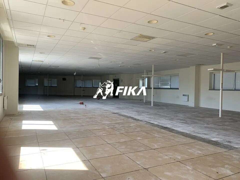 Location Bureaux 350 m² à 700 m² - Photo 1