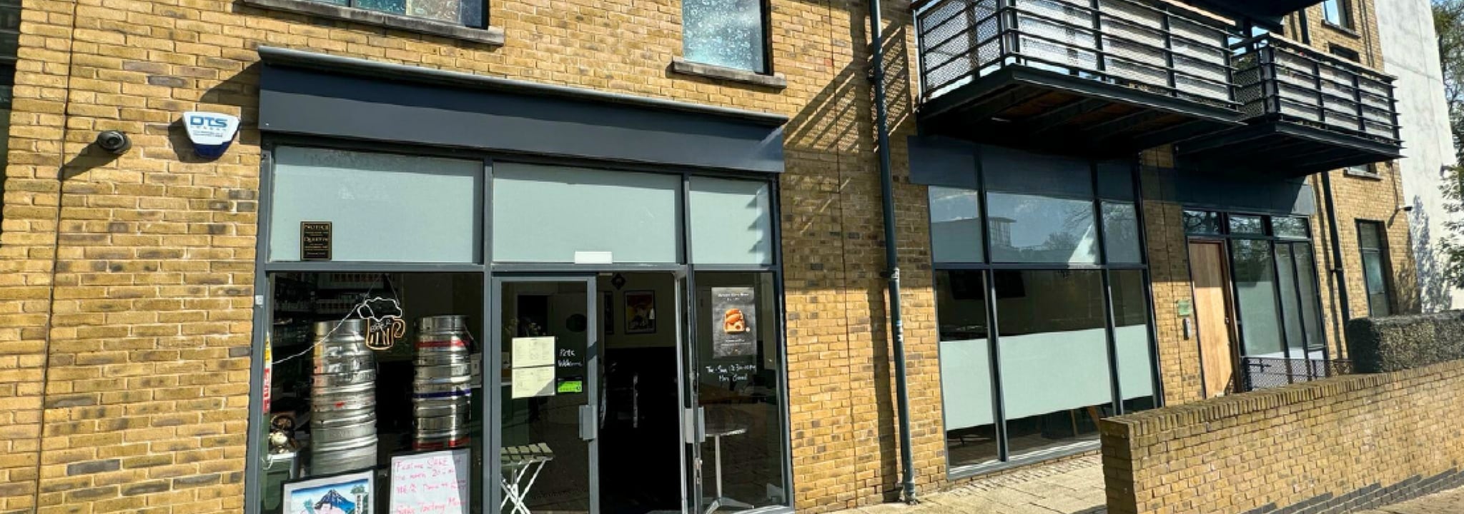 Ferry Ln, Brentford to rent Building Photo- Image 1 of 1