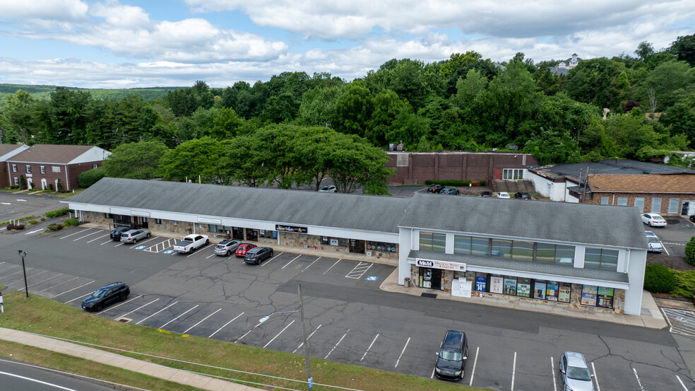 40 Chamberlain Hwy, Berlin, CT for rent - Building Photo - Image 3 of 17