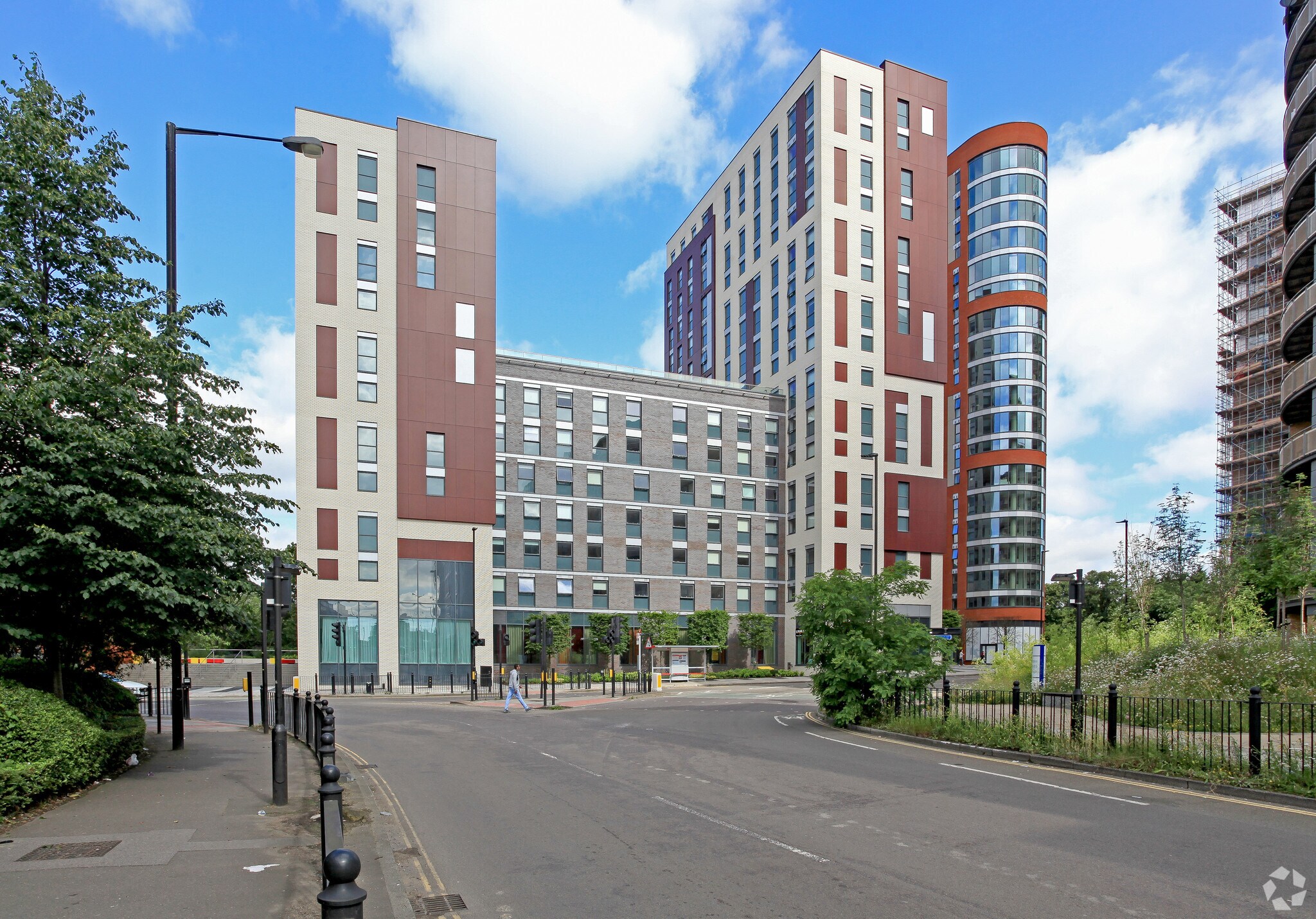 1 Victoria Rd, London for sale Primary Photo- Image 1 of 1