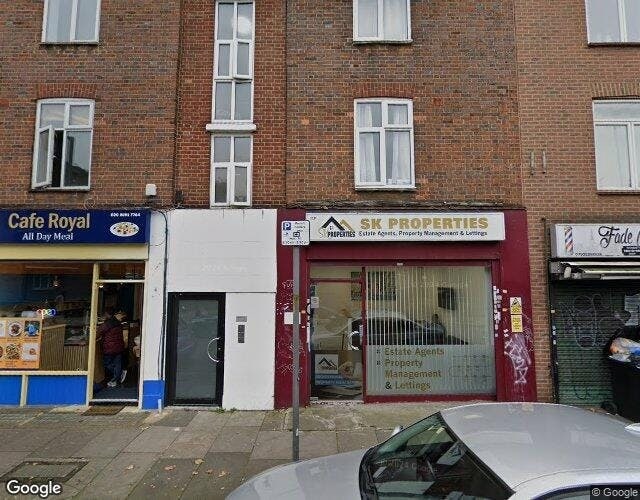 118 Stepney Way, London to rent Primary Photo- Image 1 of 2