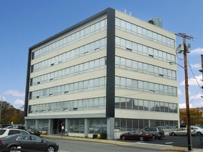 99 W Hawthorne Ave, Valley Stream, NY for rent Building Photo- Image 1 of 6