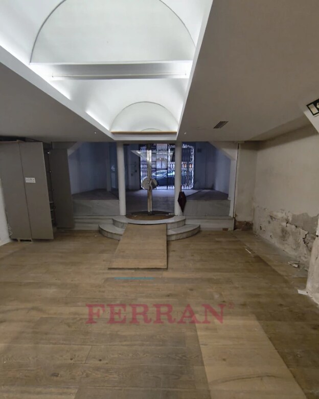 Retail in Barcelona, Barcelona to rent Interior Photo- Image 1 of 2