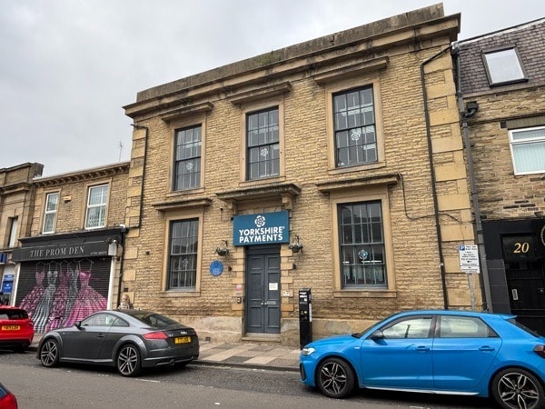 22 Bethel St, Brighouse to rent Building Photo- Image 1 of 3