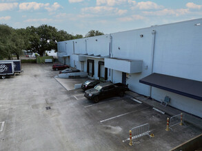 3475 NW 41st St, Miami, FL for rent Building Photo- Image 2 of 3