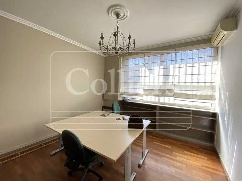 Office in Aubagne to rent Interior Photo- Image 1 of 11