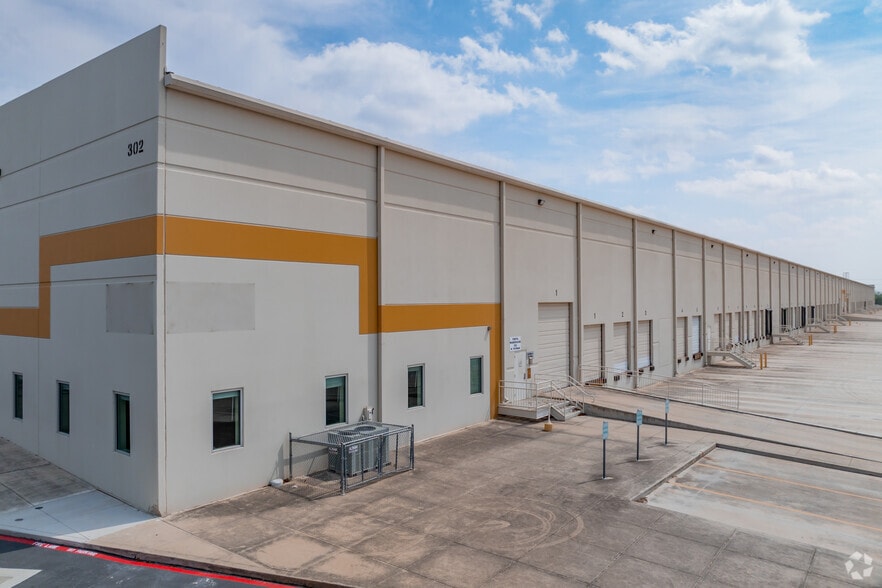 302 Tayman St, San Antonio, TX to rent - Building Photo - Image 3 of 5