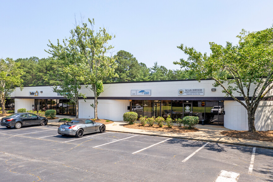 5500 Oakbrook Pky, Norcross, GA for rent - Building Photo - Image 1 of 4