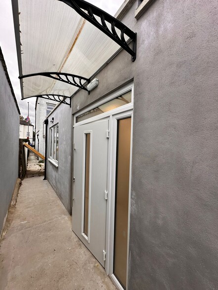 19 Heathfield Rd, Keston for sale - Building Photo - Image 2 of 13