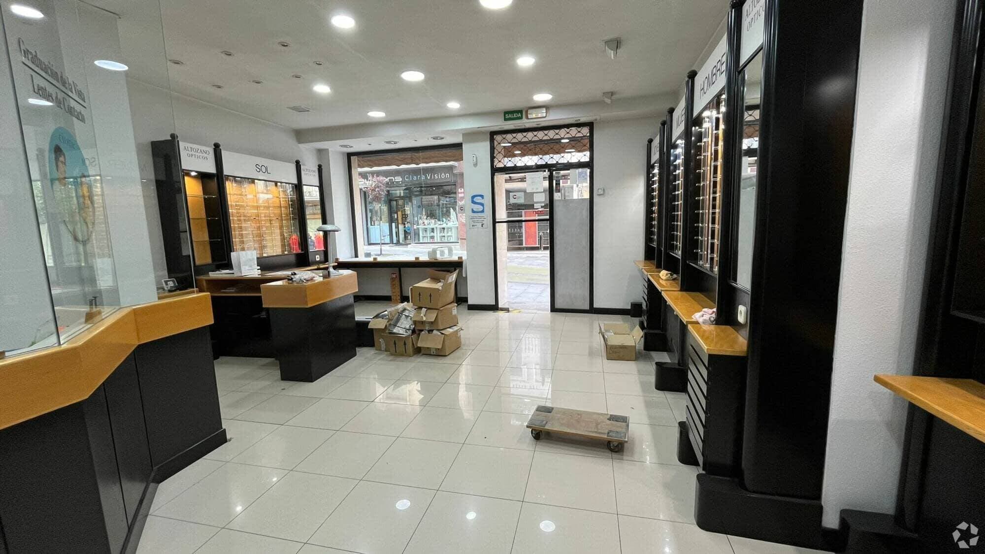 Retail in Guadalajara, Guadalajara to rent Interior Photo- Image 1 of 7