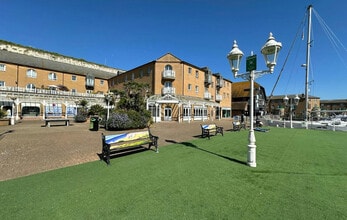 29 Waterfront, Brighton to rent Building Photo- Image 2 of 6