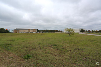 Lakepointe Dr E, Lewisville, TX for sale Primary Photo- Image 1 of 1