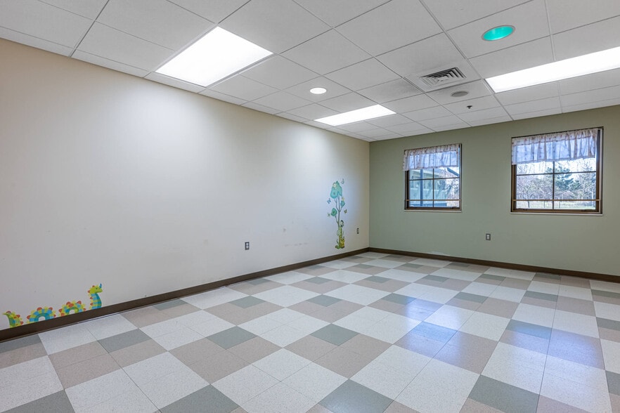 8690 Yankee St, Dayton, OH to rent - Building Photo - Image 3 of 5