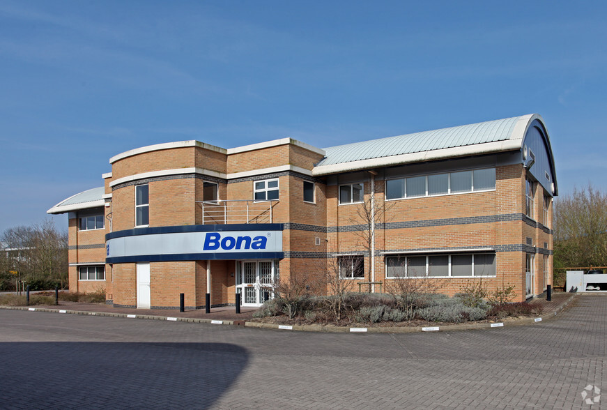 1 Radian Ct, Milton Keynes for rent - Building Photo - Image 1 of 3