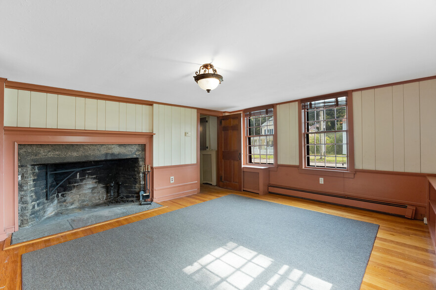 130 E Main St, Clinton, CT for sale - Interior Photo - Image 3 of 17