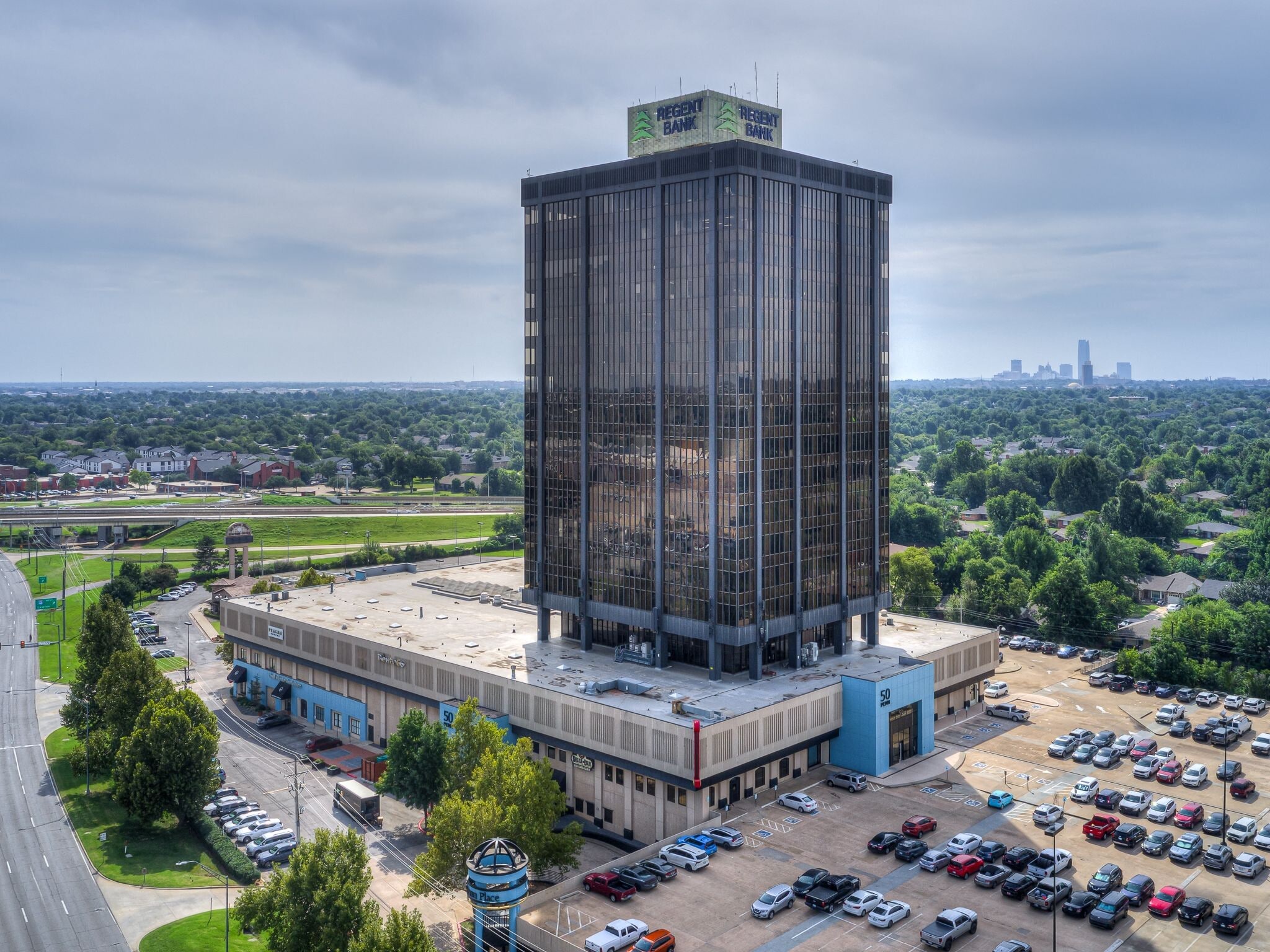 1900 NW Expressway, Oklahoma City, OK to rent Primary Photo- Image 1 of 40