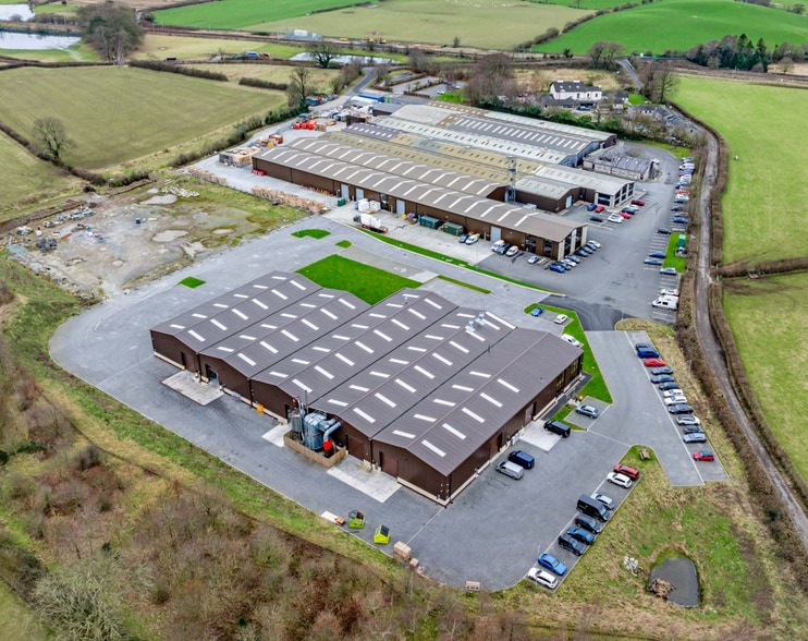 Elmsfield Park, Carnforth to rent - Building Photo - Image 1 of 3