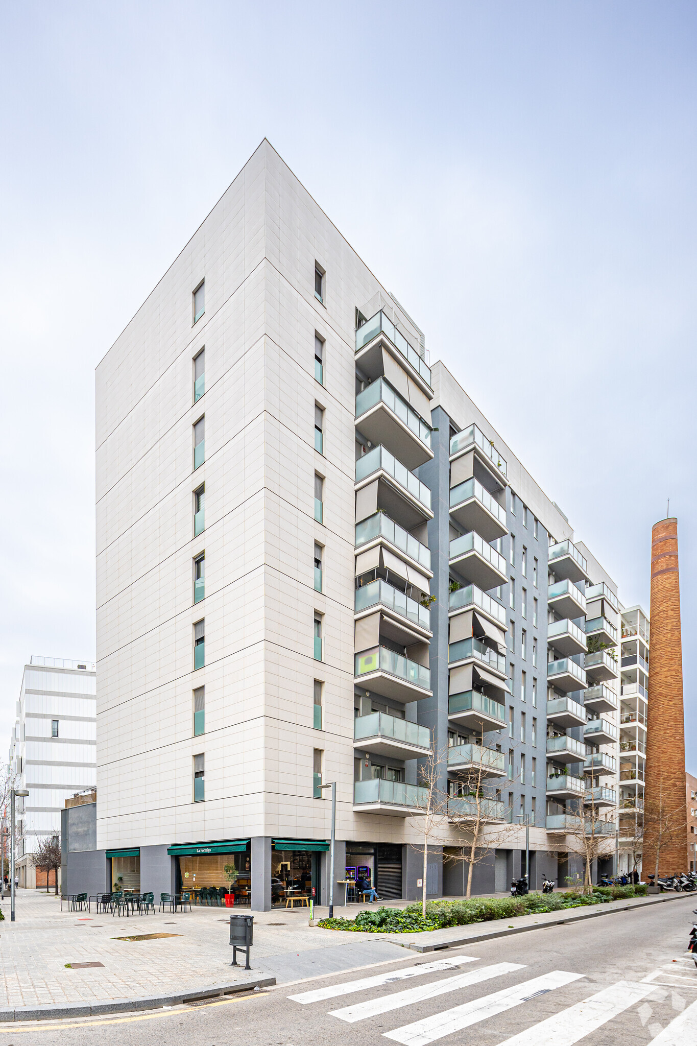 Retail in Barcelona, Barcelona to rent Primary Photo- Image 1 of 3