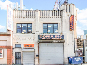 205-02 Jamaica Ave, Hollis, NY for sale Primary Photo- Image 1 of 1