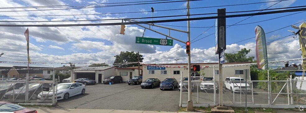 235 Broad Ave, Fairview, NJ for sale - Building Photo - Image 1 of 1