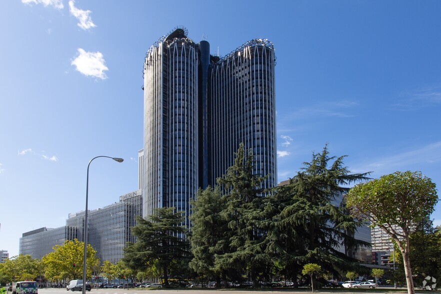 Paseo Castellana, 95, Madrid, Madrid for rent - Building Photo - Image 2 of 7