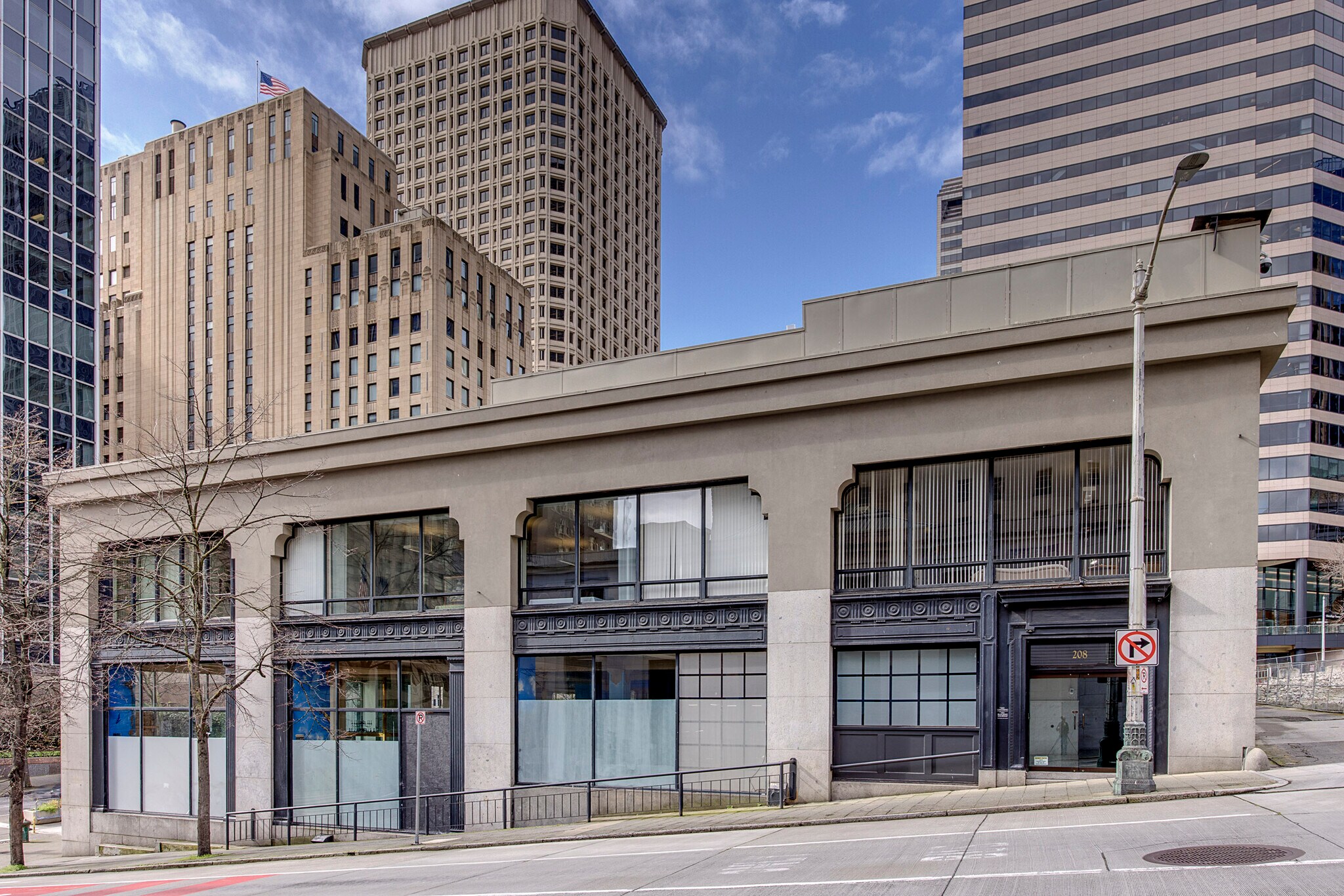 208 Columbia St, Seattle, WA to rent Building Photo- Image 1 of 3