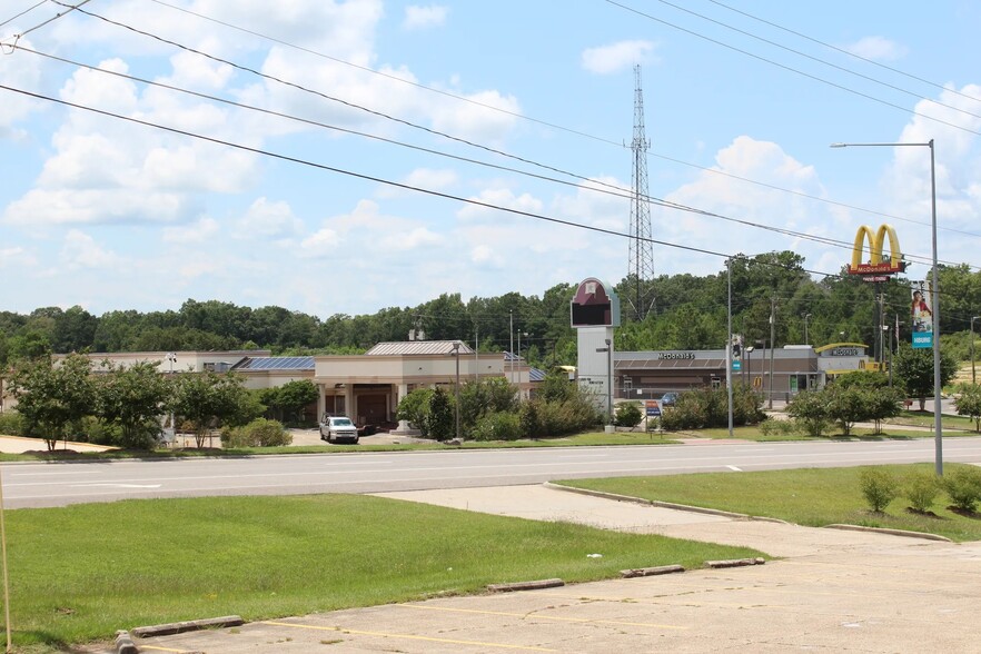 6563 US Highway 49, Hattiesburg, MS for sale - Building Photo - Image 1 of 1