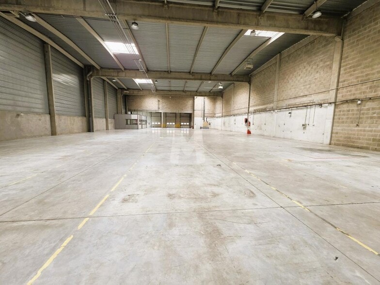 Light Industrial in Wissous to rent - Building Photo - Image 3 of 6